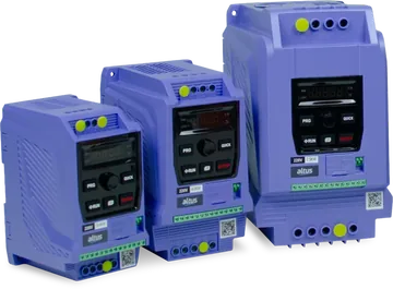 Três inversores de frequência compactos Altus AD600M de 220 V, em tamanhos diferentes